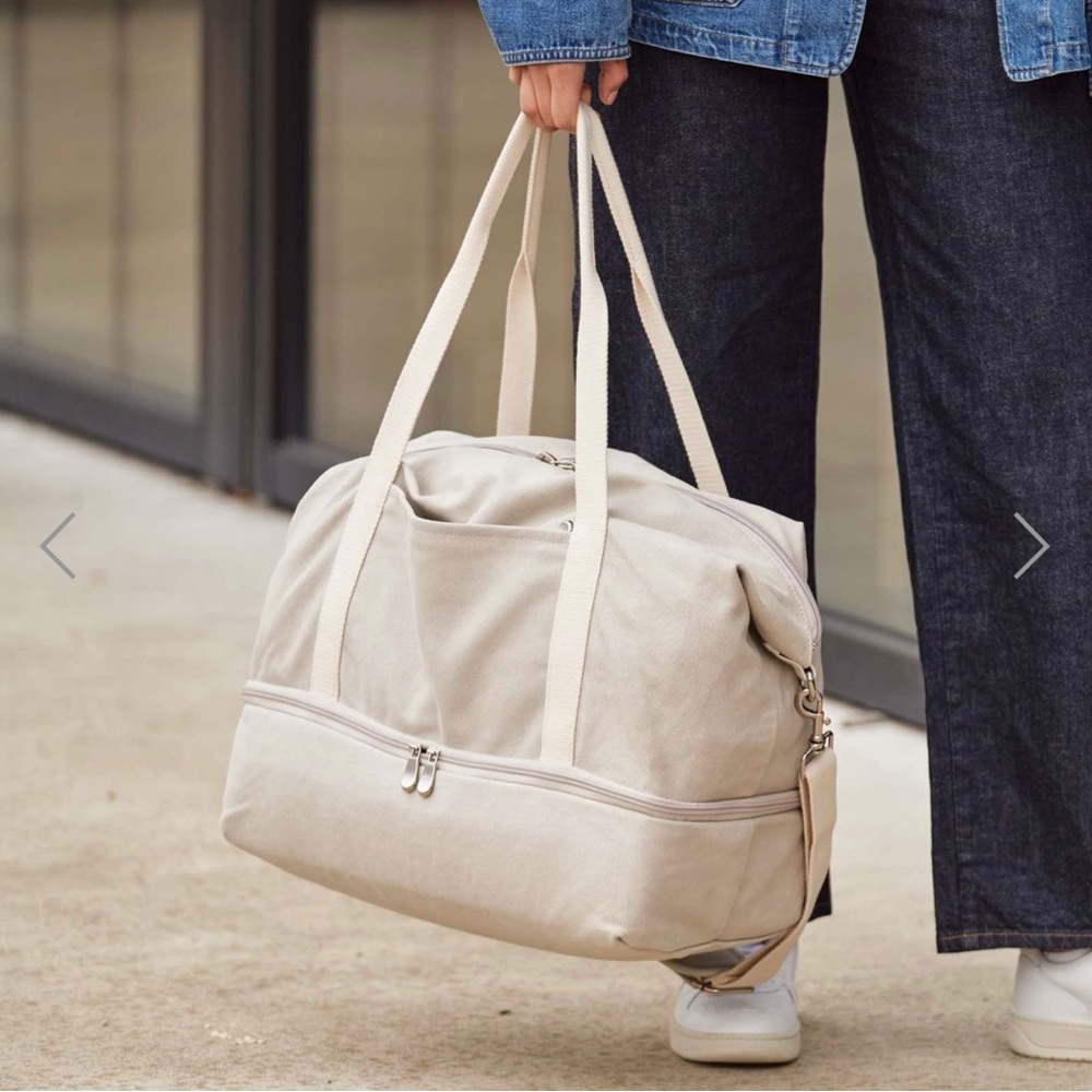 Lo&Sons Weekender tote.